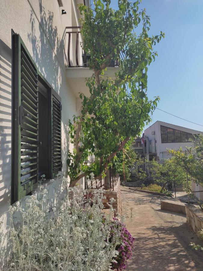 Guest House Nikola Božava Екстериор снимка