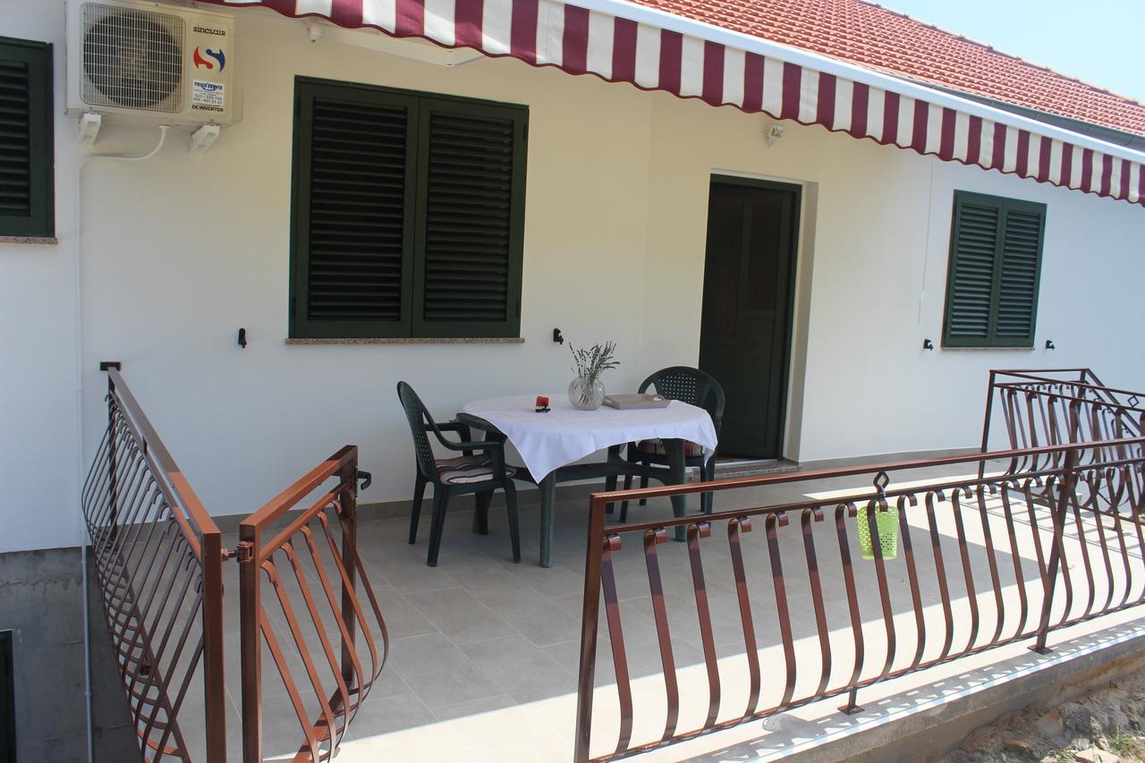 Guest House Nikola Božava Екстериор снимка